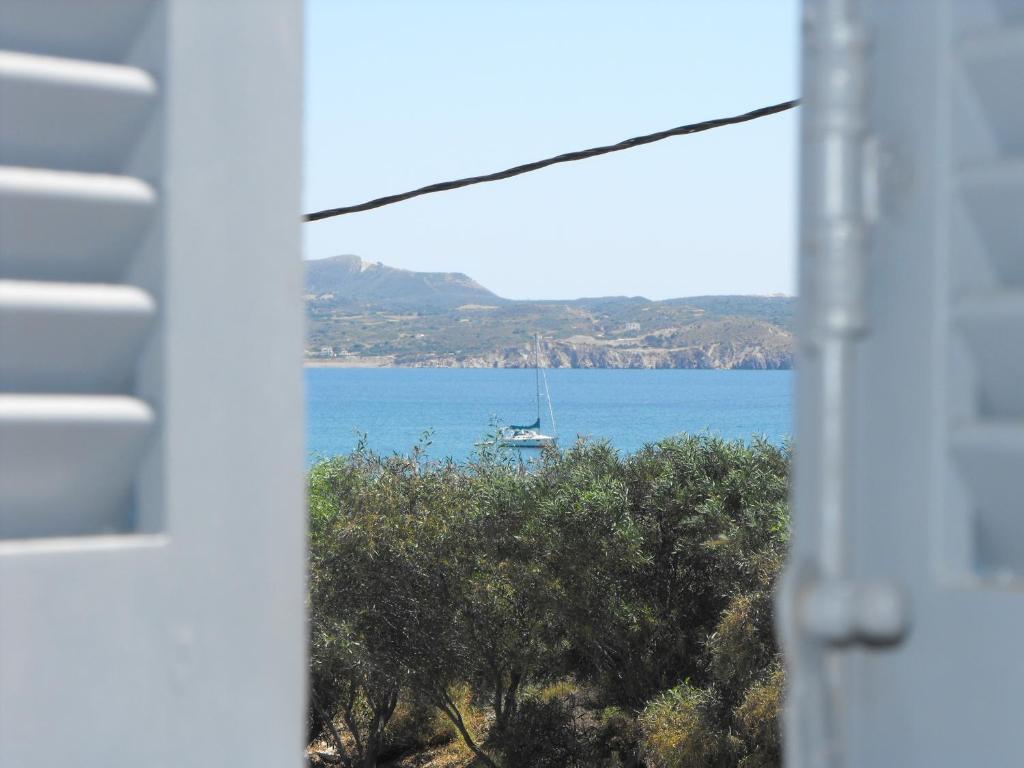 Milos Bay Suites アダマス エクステリア 写真
